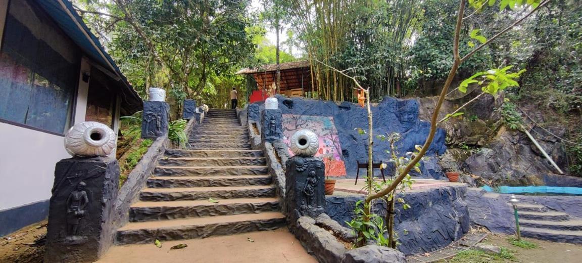 Clay Resort By Bestinn Leisure - Wayanad Padinjarathara Ngoại thất bức ảnh